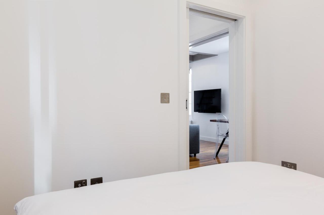 Spacious 4 Bedrooms Flat In New Oxford Street ลอนดอน ภายนอก รูปภาพ